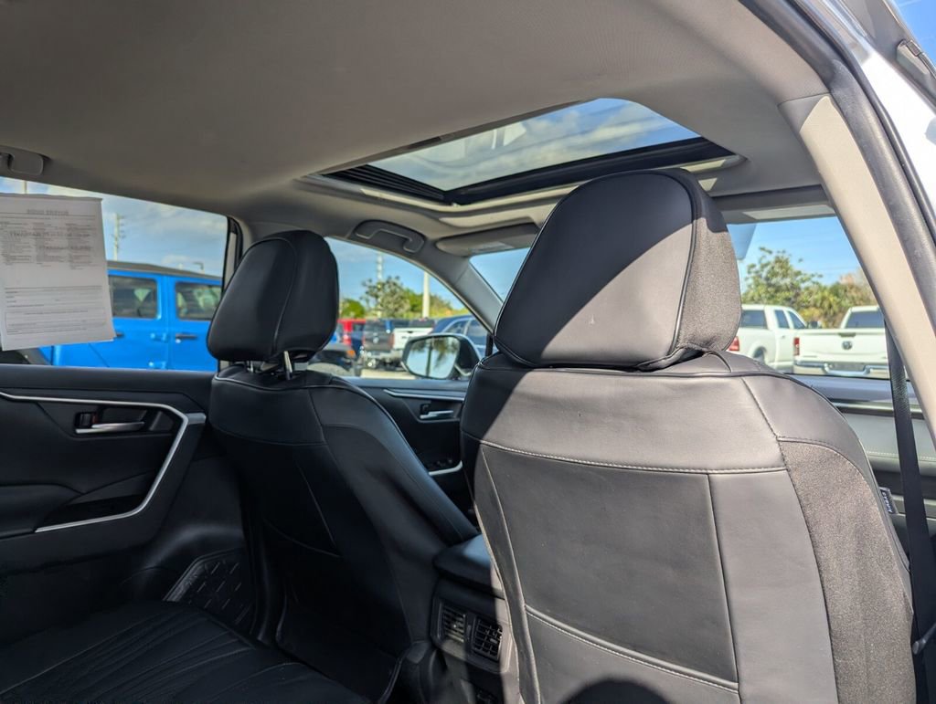 Used 2022 Toyota RAV4 XLE w/ Convenience Package image 12