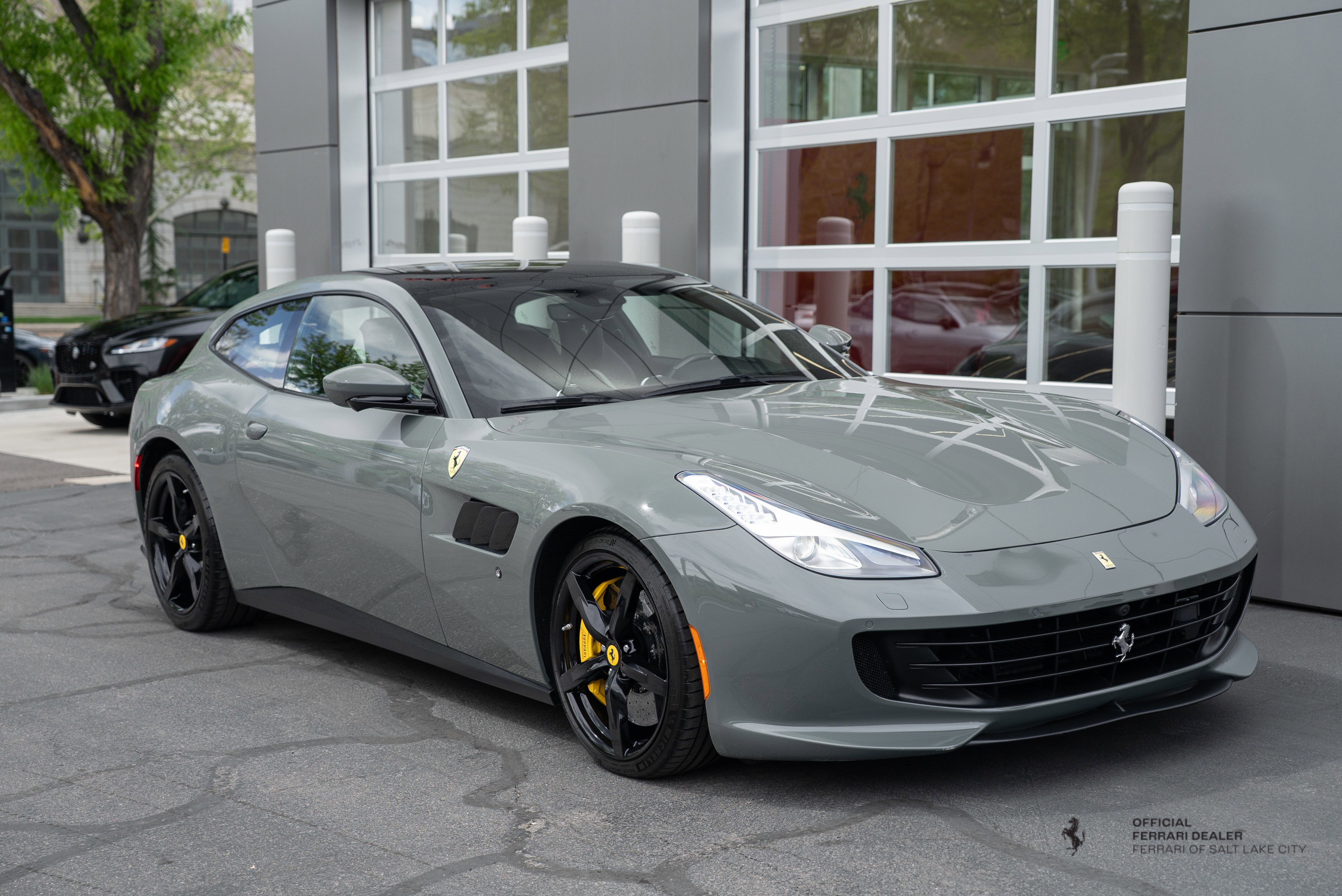 Used 2019 Ferrari GTC4Lusso image 13