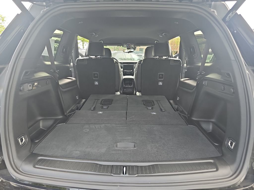 Certified 2023 Jeep Grand Cherokee L Laredo AWD/4WD image 13