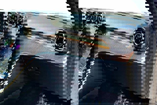 Certified 2025 Mercedes-Benz C 300 4MATIC Sedan image 29