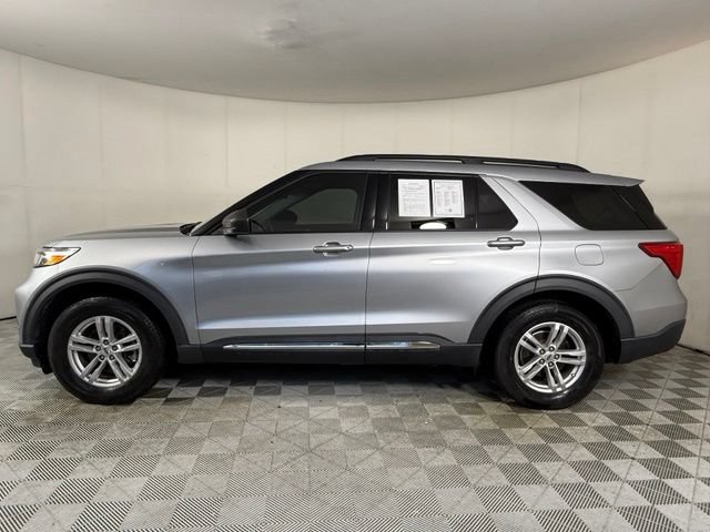Used 2022 Ford Explorer XLT RWD image 3