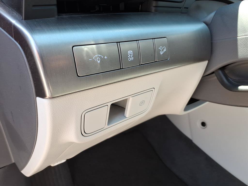Used 2024 Hyundai Kona SEL FWD image 22