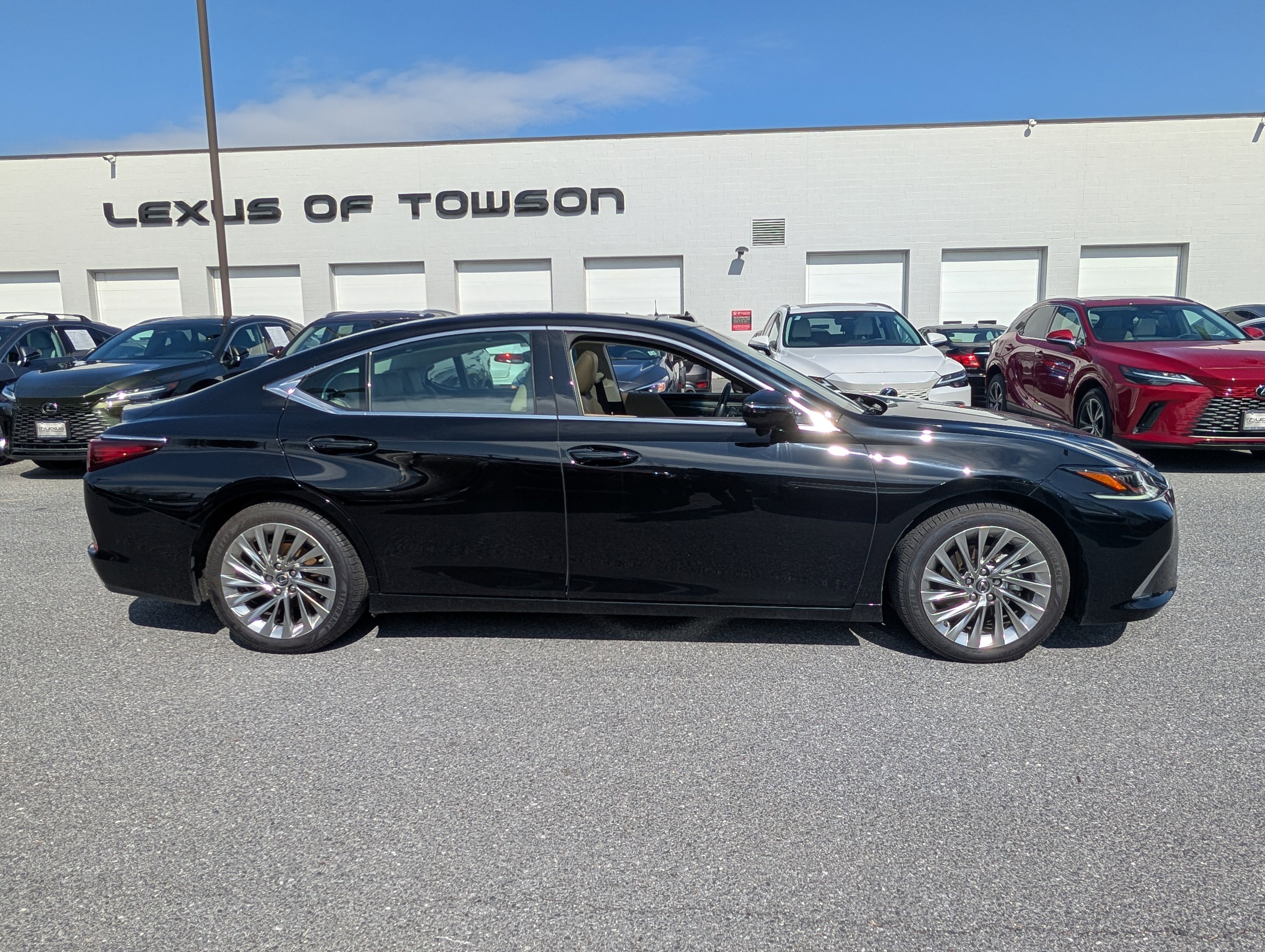 Used 2020 Lexus ES 350 Ultra Luxury w/ Accessory Package 2 image 2