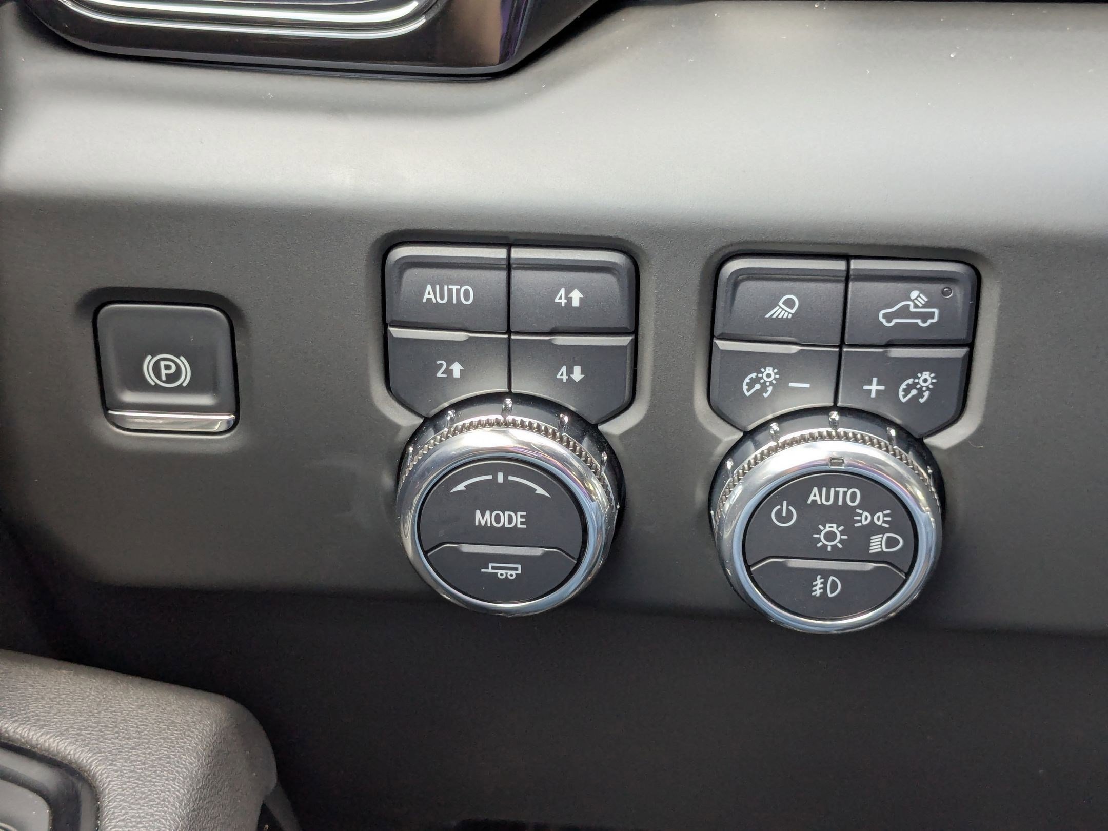Used 2025 GMC Sierra 1500 AT4 w/ AT4 Premium Package AWD/4WD image 17