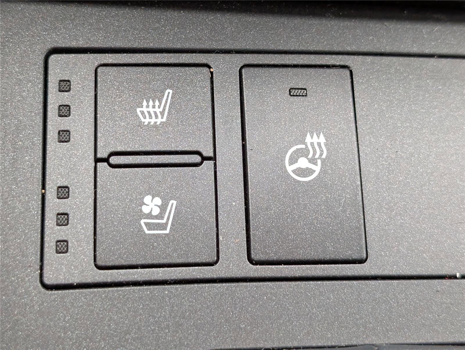 Used 2025 Lexus IS 350 F Sport w/ Navigation Package image 27