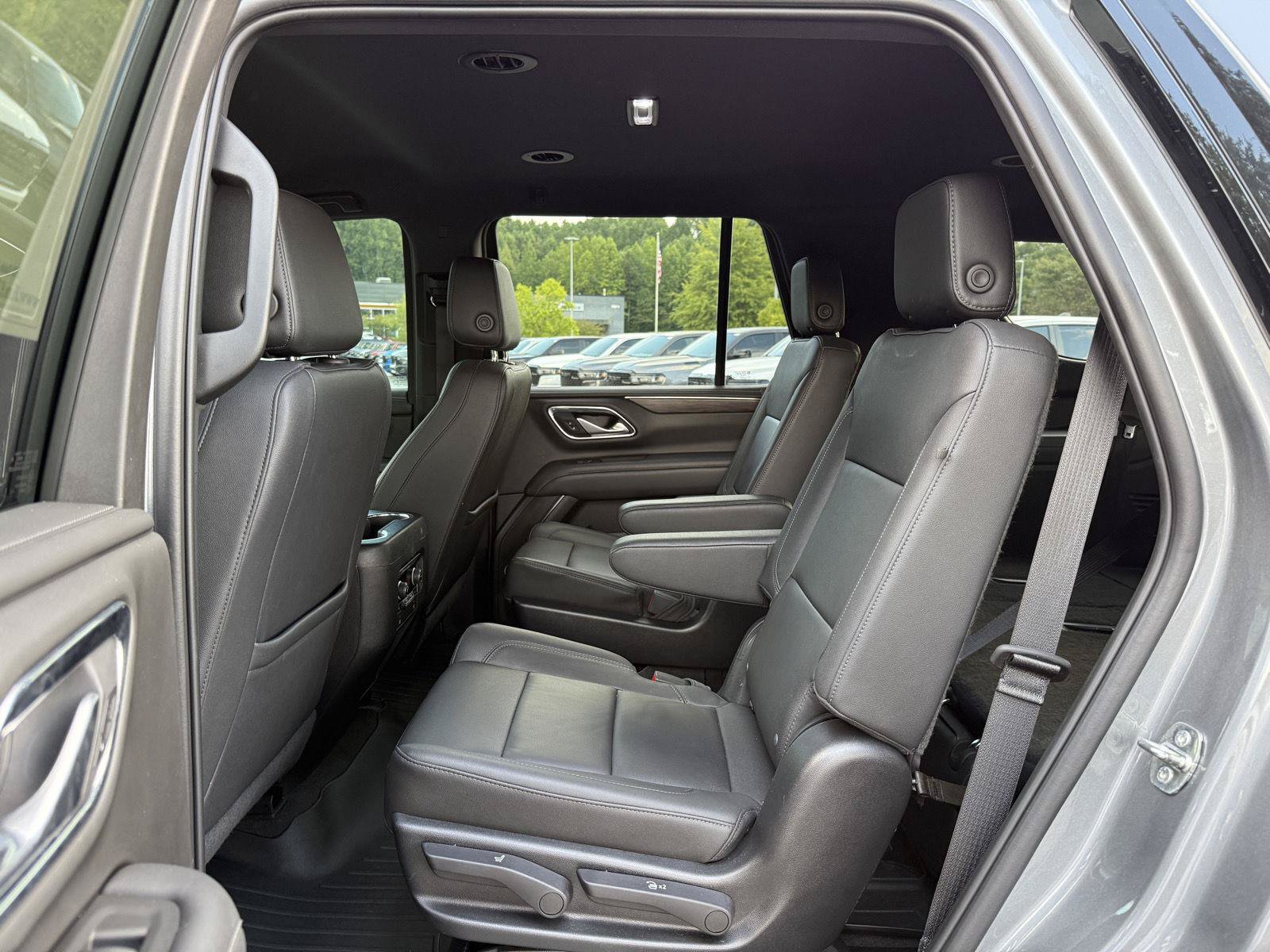 Used 2022 Chevrolet Tahoe Z71 w/ Luxury Package AWD/4WD image 25