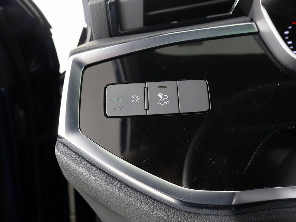 Certified 2025 Audi Q3 2.0T Premium w/ Convenience Package image 27