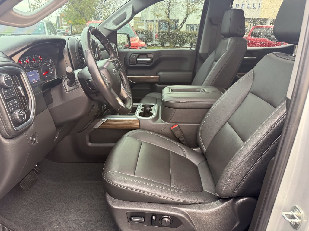 Used 2021 Chevrolet Silverado 1500 LT Trail Boss w/ Convenience Package II AWD/4WD image 16