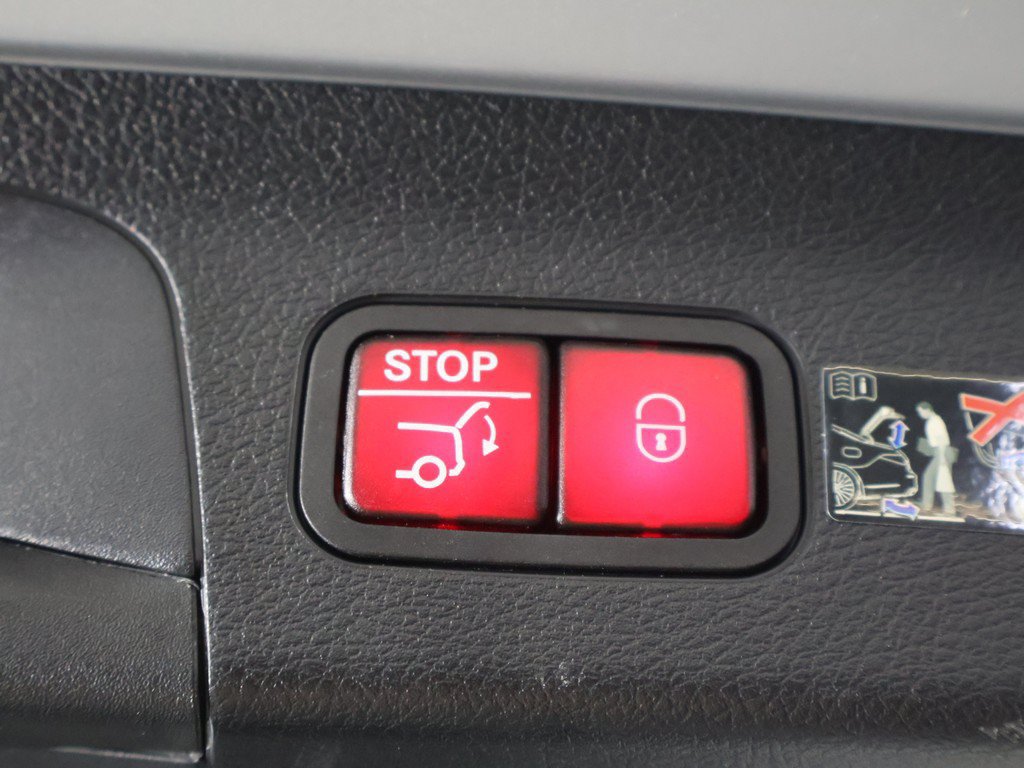 Used 2025 Mercedes-Benz GLS 450 4MATIC w/ AMG Line Exterior image 24