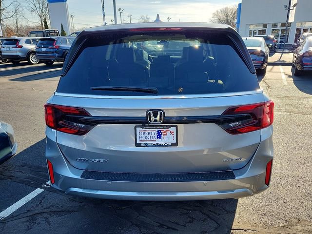 New 2026 Honda Odyssey Touring image 5
