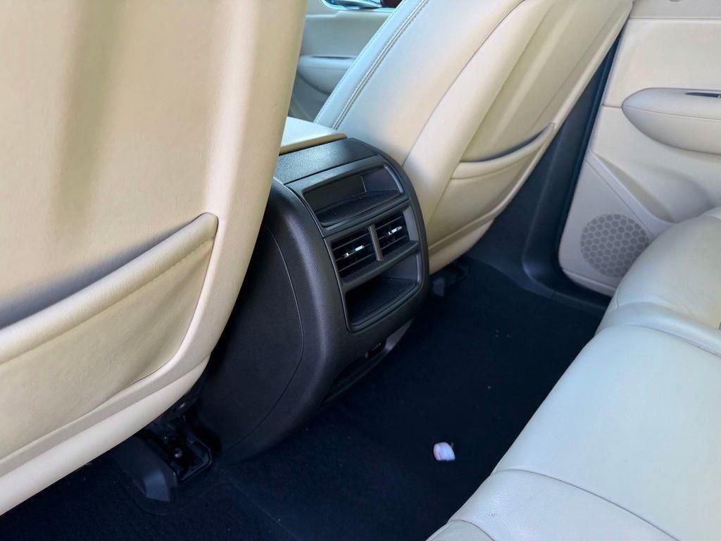 Used 2017 Cadillac XT5 Premium Luxury FWD image 11