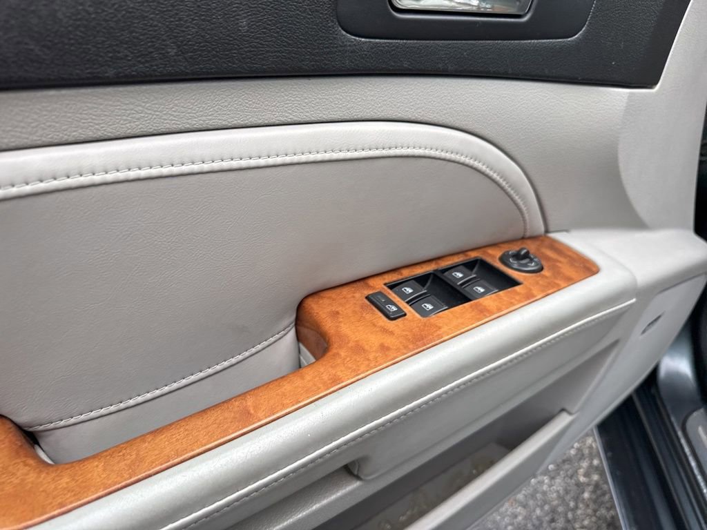 Used 2011 Cadillac STS Luxury image 40