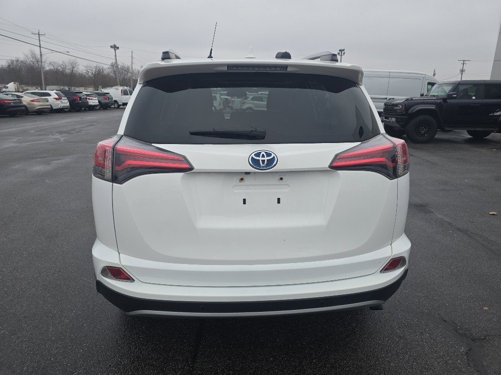 Used 2018 Toyota RAV4 XLE image 7