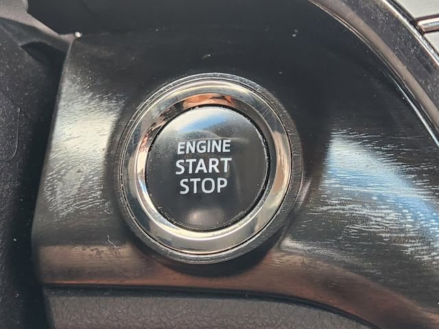 Used 2018 Toyota Avalon XLE FWD image 16