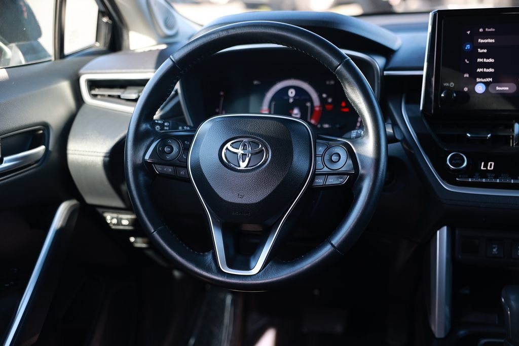 Used 2024 Toyota Corolla Cross XLE w/ Convenience Package image 25
