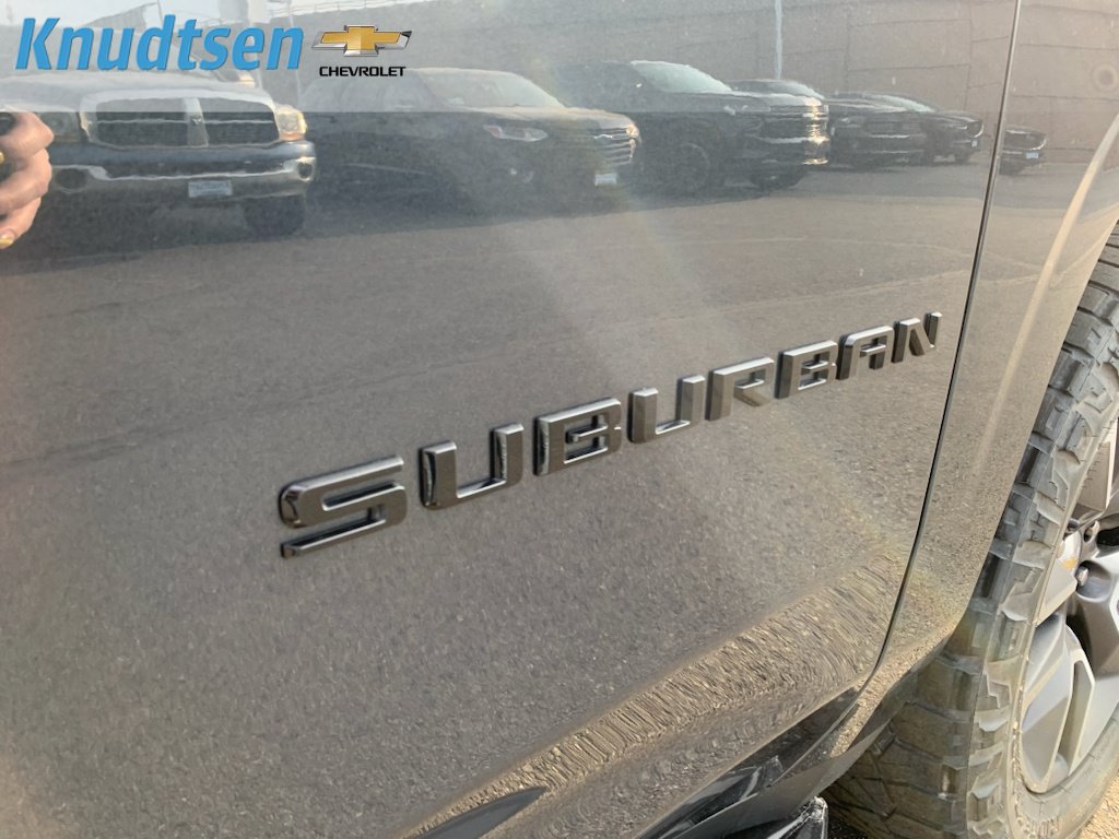 Used 2022 Chevrolet Suburban LT w/ Max Trailering Package AWD/4WD image 9