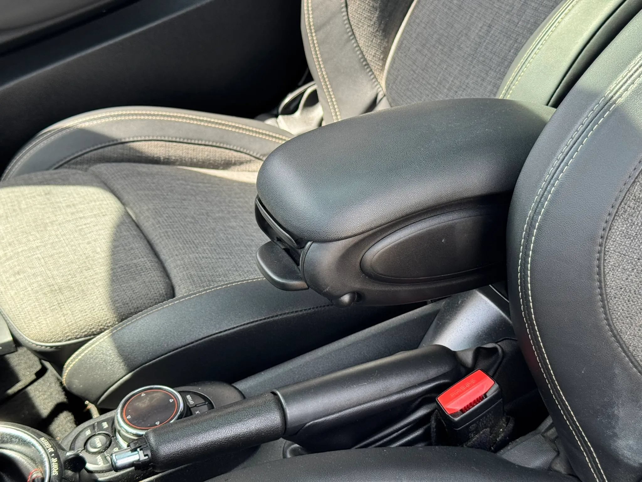 Used 2014 MINI Cooper S FWD image 25