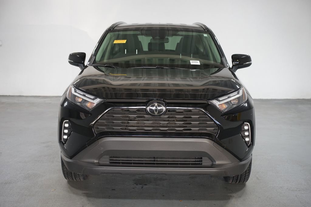 Used 2025 Toyota RAV4 XLE image 2