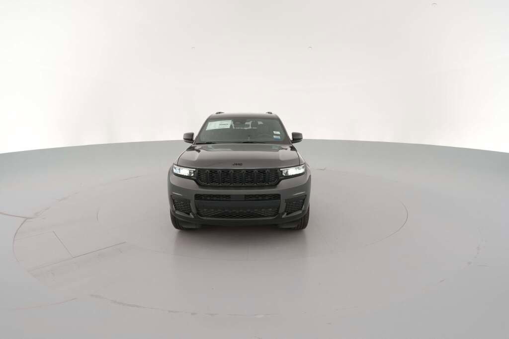 New 2025 Jeep Grand Cherokee L Laredo image 2