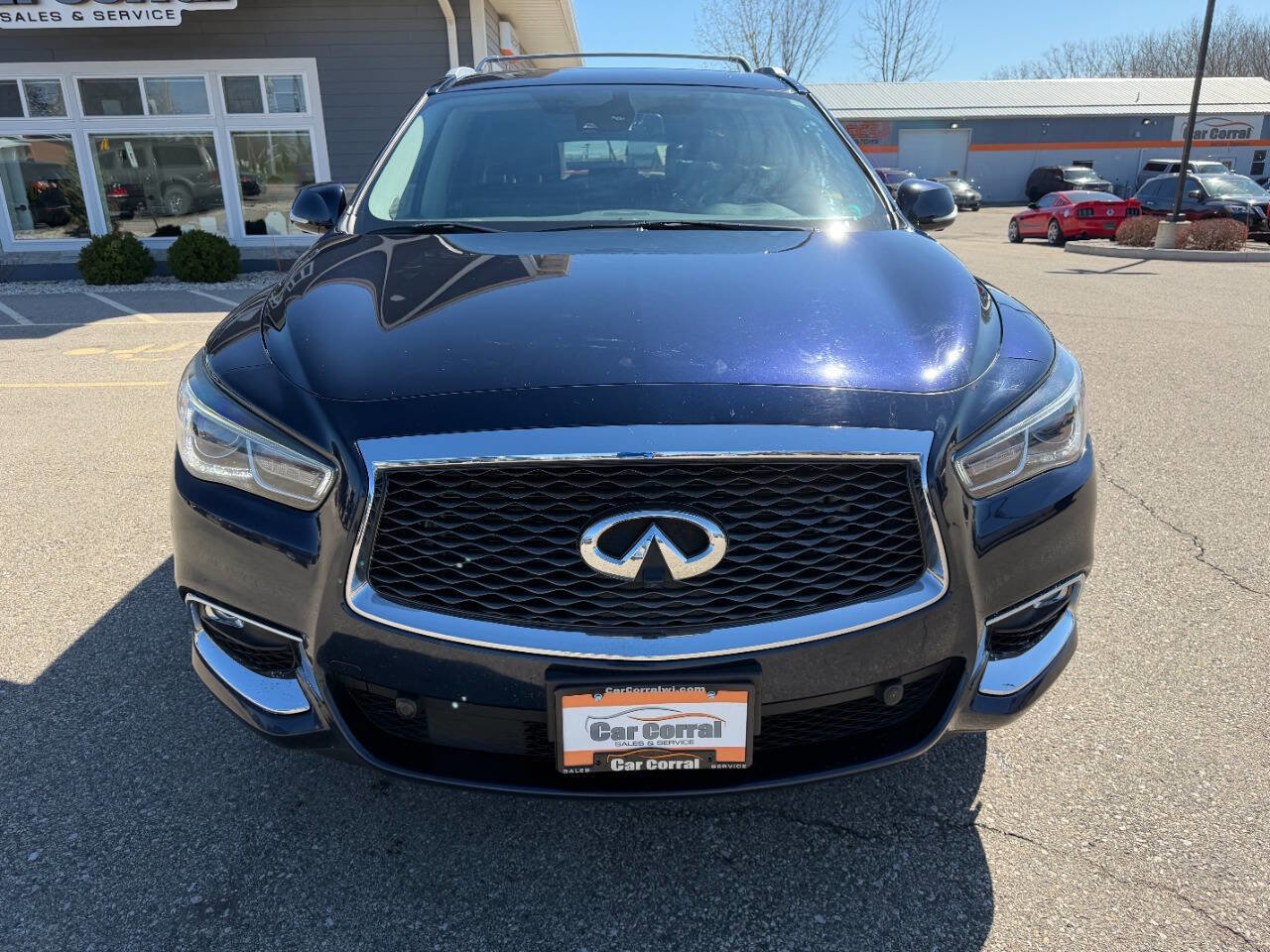 Used 2017 INFINITI QX60 Luxe w/ Deluxe Technology Package AWD/4WD image 8