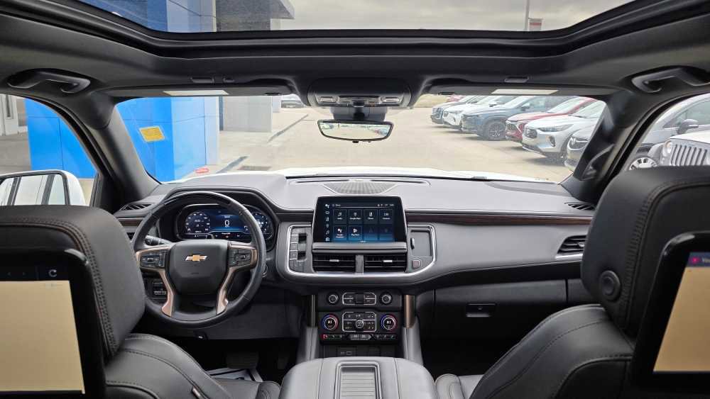 Used 2024 Chevrolet Suburban High Country w/ Advanced Technology Package AWD/4WD image 19