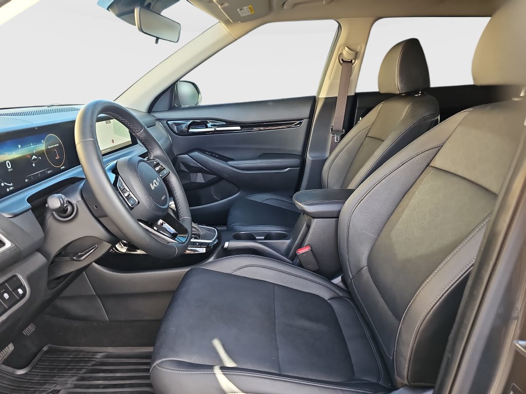 Used 2024 Kia Seltos EX FWD image 17