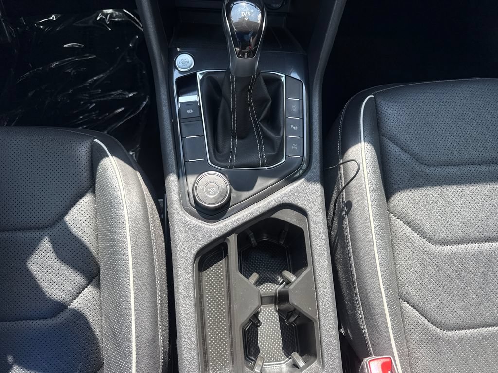 Used 2022 Volkswagen Tiguan SEL R-Line AWD/4WD image 23