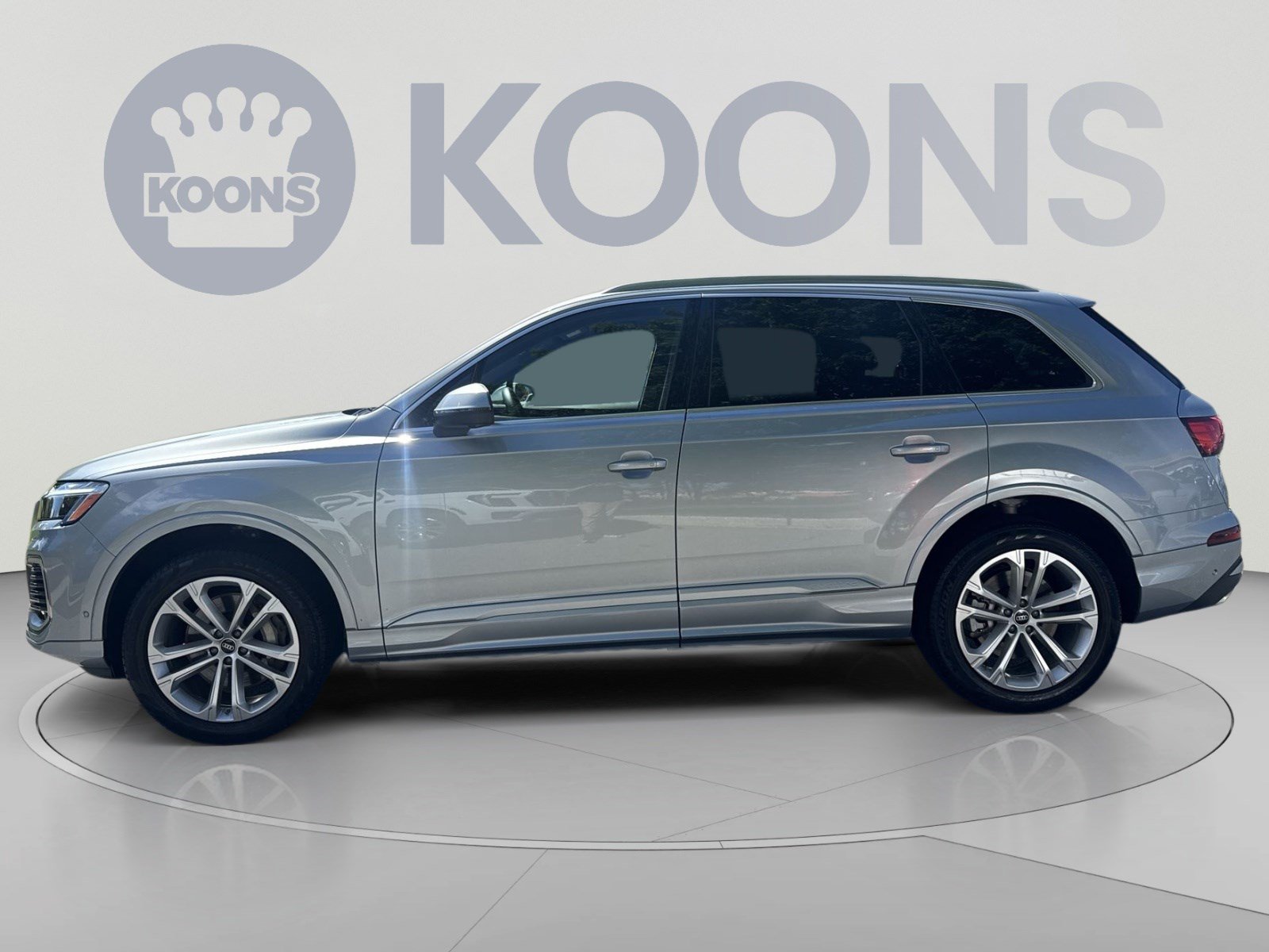 Used 2025 Audi Q7 3.0T Premium Plus AWD/4WD image 2