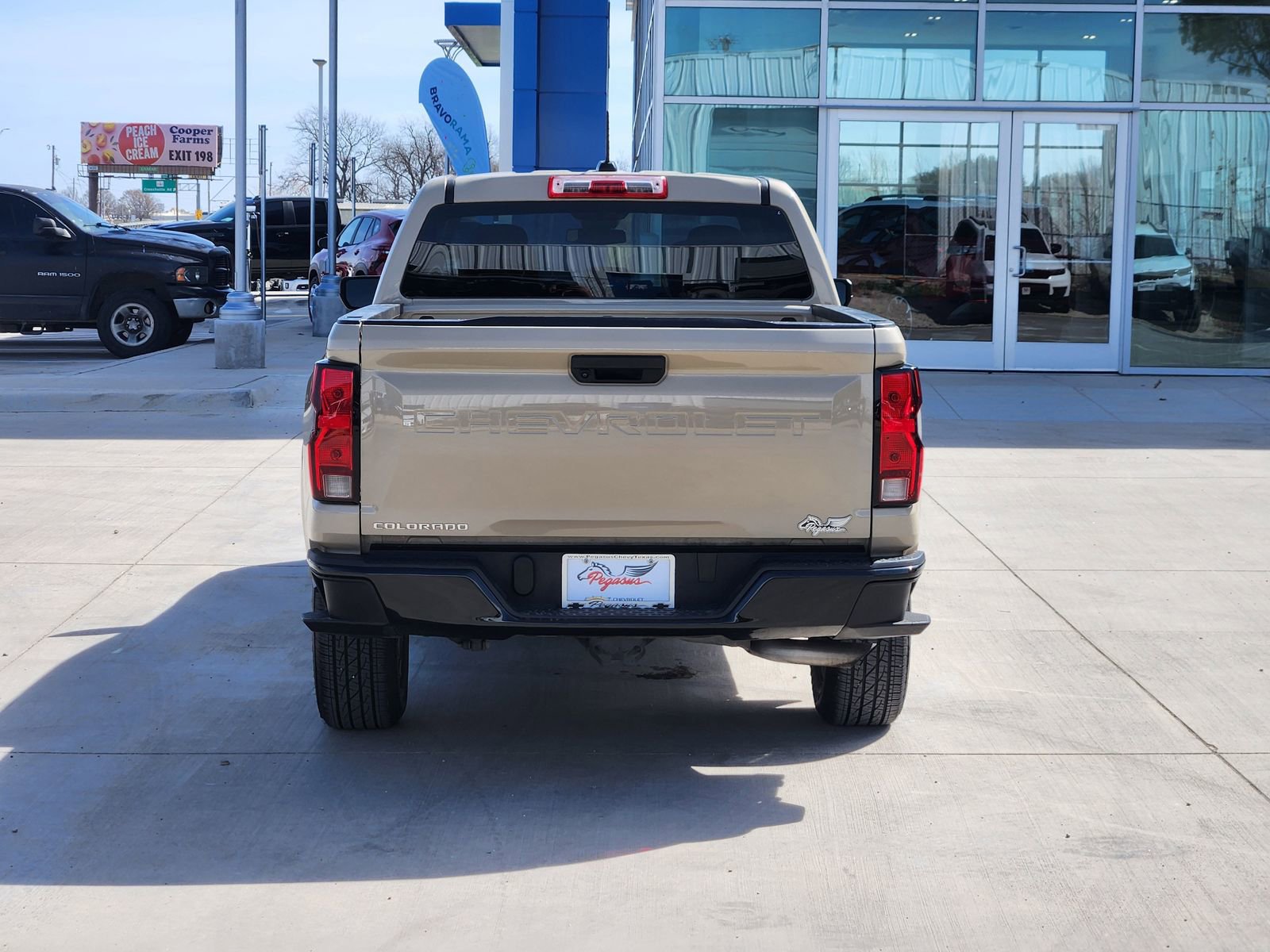 Used 2024 Chevrolet Colorado W/T image 8