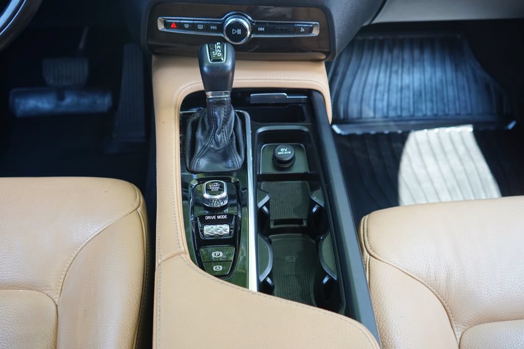 Used 2019 Volvo XC90 T6 Momentum w/ Protection Package Premier AWD/4WD image 22