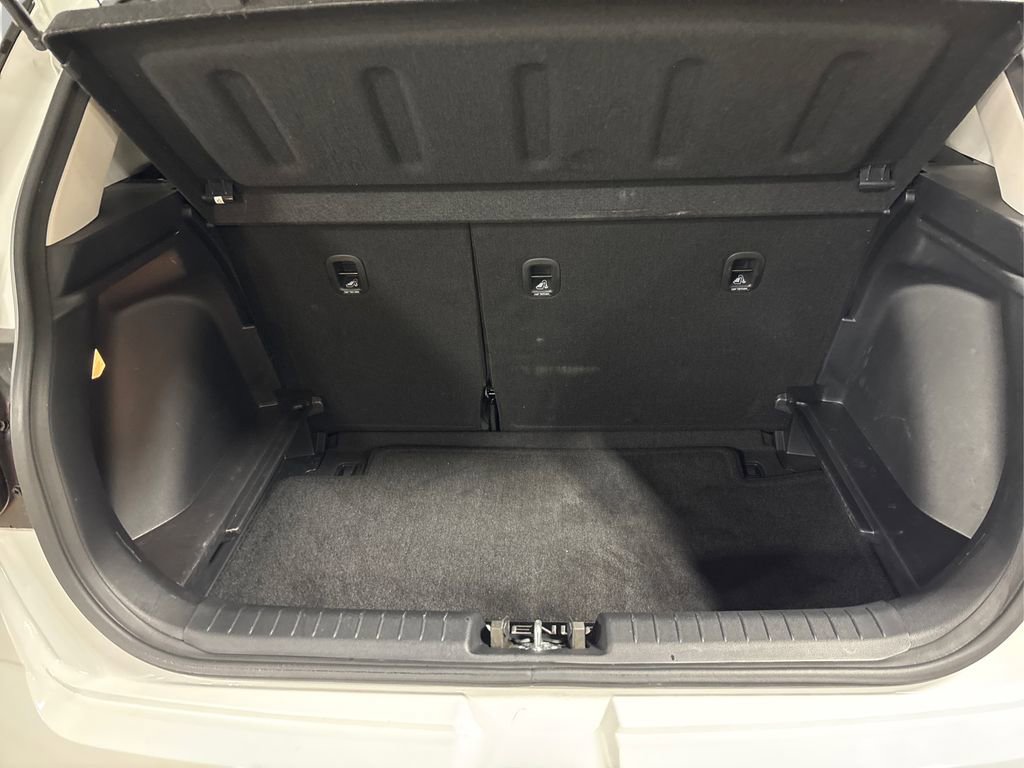 Used 2023 Hyundai Venue SEL w/ Cargo Package image 11