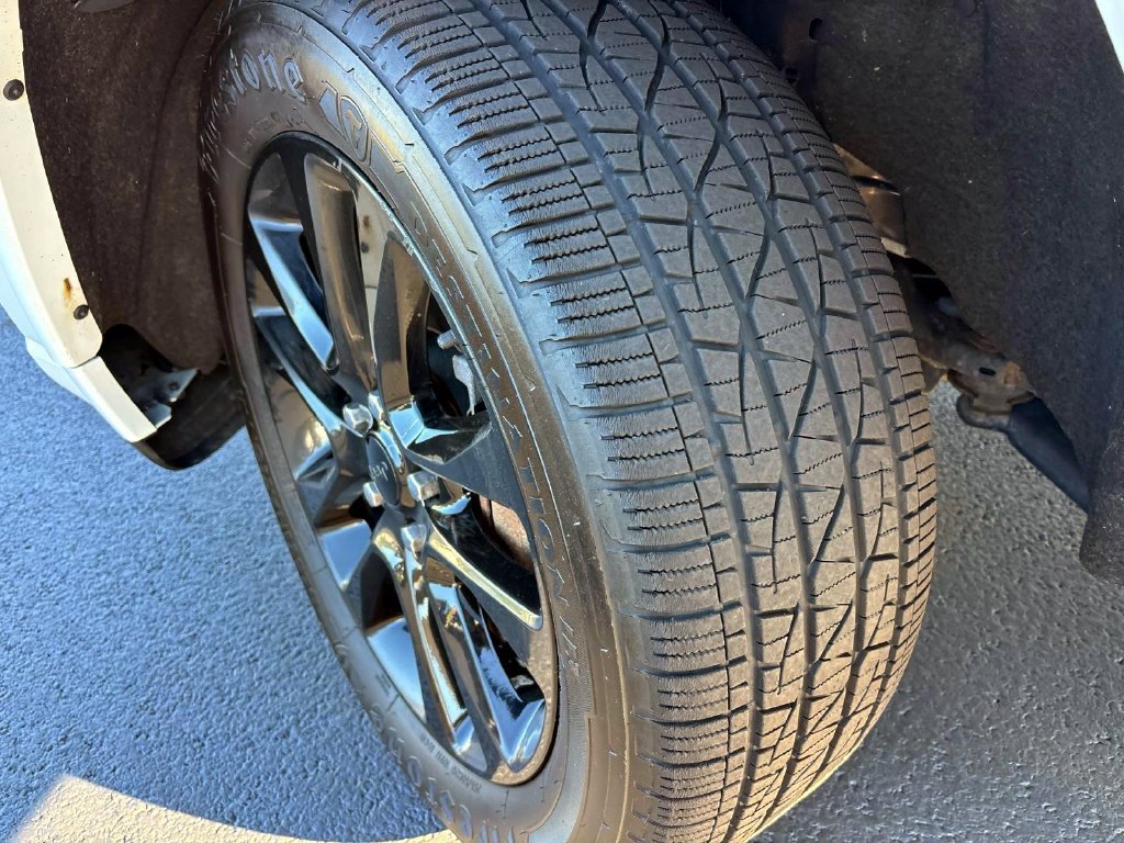 Used 2018 Jeep Grand Cherokee Altitude AWD/4WD image 8