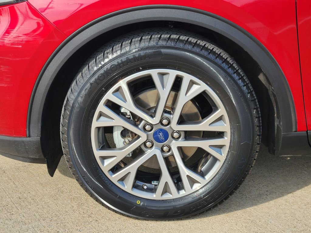 Used 2022 Ford Escape SEL w/ Technology Package FWD image 10