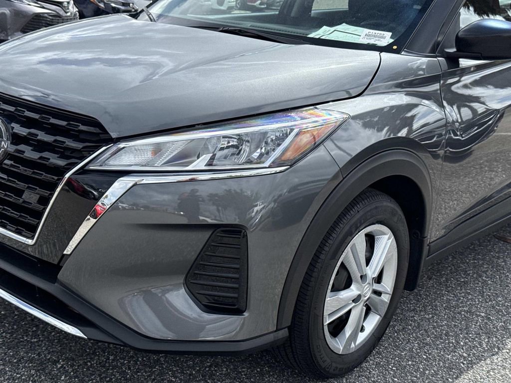 Certified 2025 Nissan Kicks Play S FWD image 10
