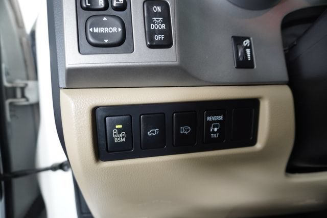 Used 2015 Toyota Sequoia Platinum RWD image 26