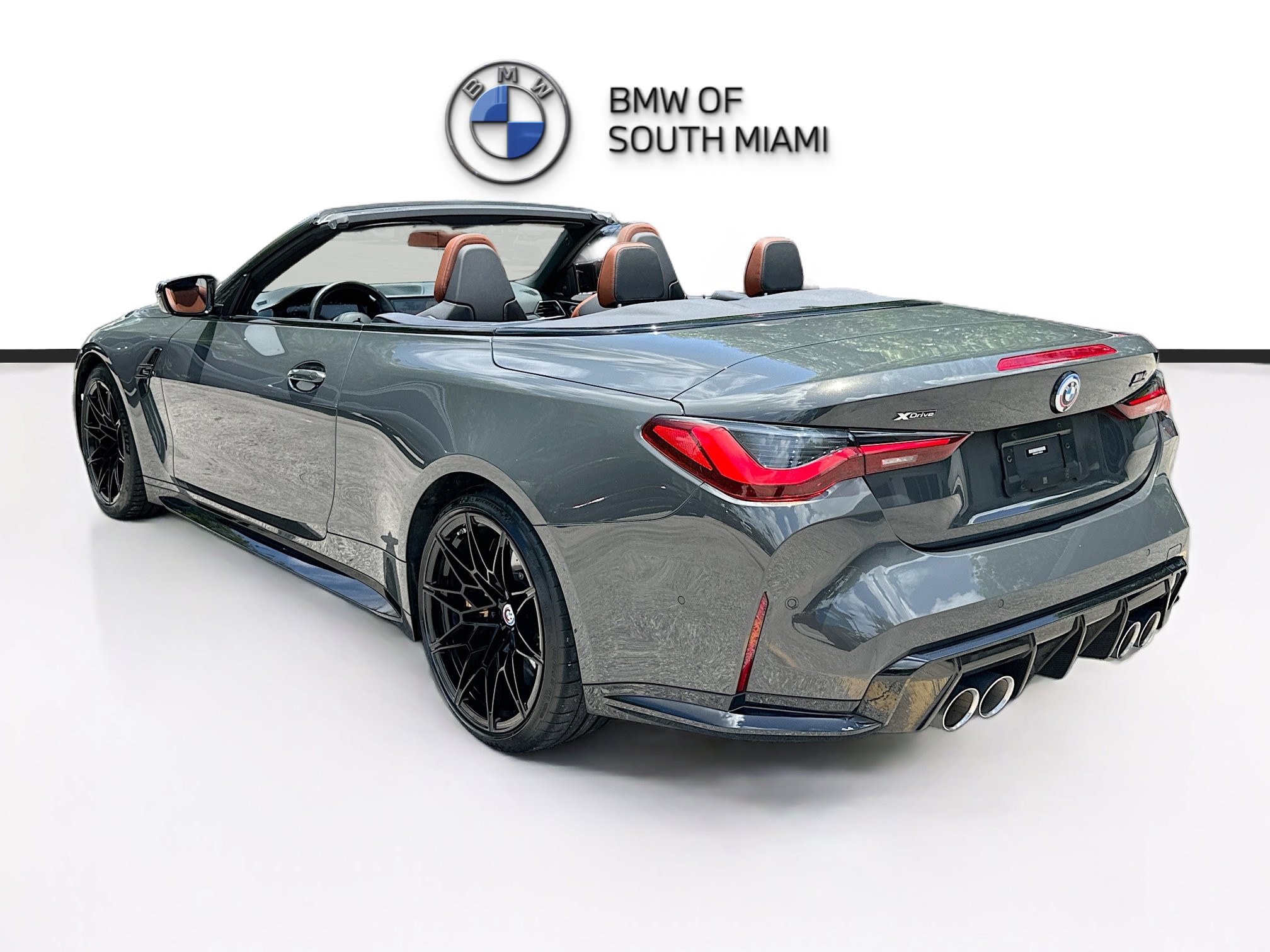 Used 2023 BMW M4 xDrive Competition w/ M Carbon Exterior Package AWD/4WD image 5