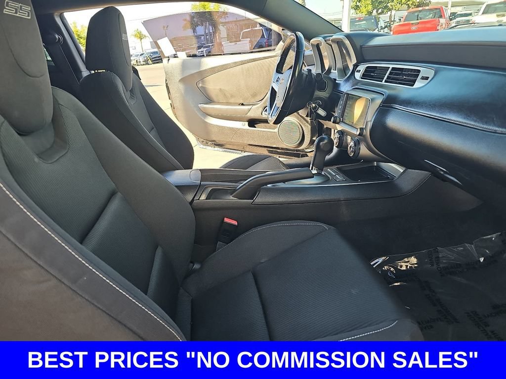 Used 2015 Chevrolet Camaro SS w/ RS Package RWD image 10