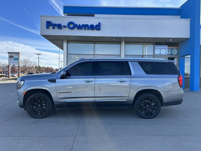 Used 2024 GMC Yukon XL SLT w/ SLT Premium Package image 8