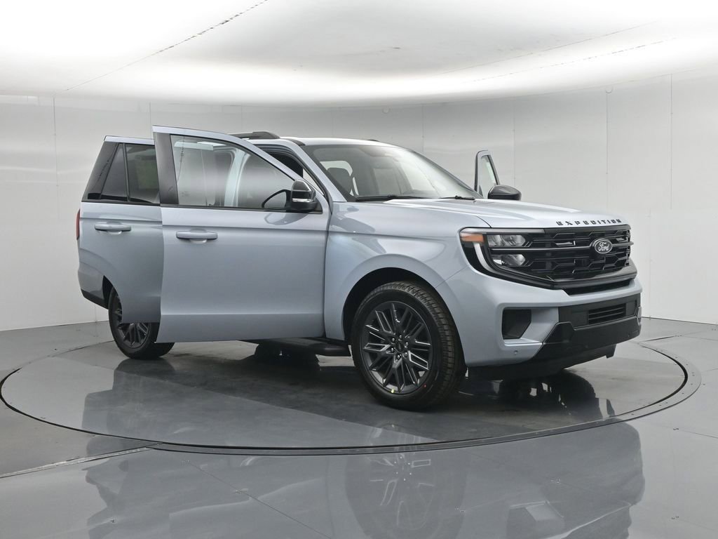 New 2026 Ford Expedition Platinum w/ Stealth Appearance Package AWD/4WD image 35