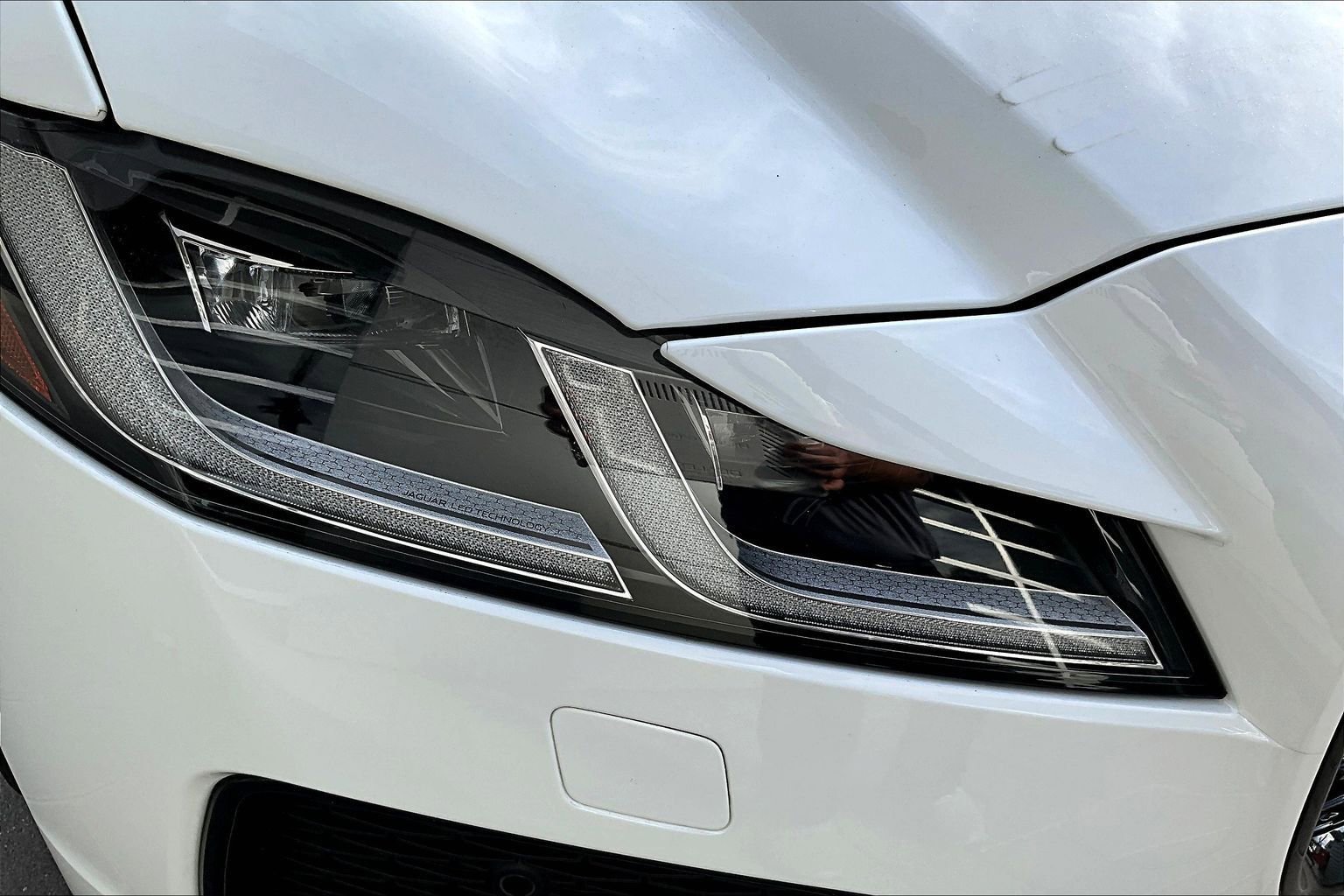 Used 2024 Jaguar XF R-Dynamic SE image 28