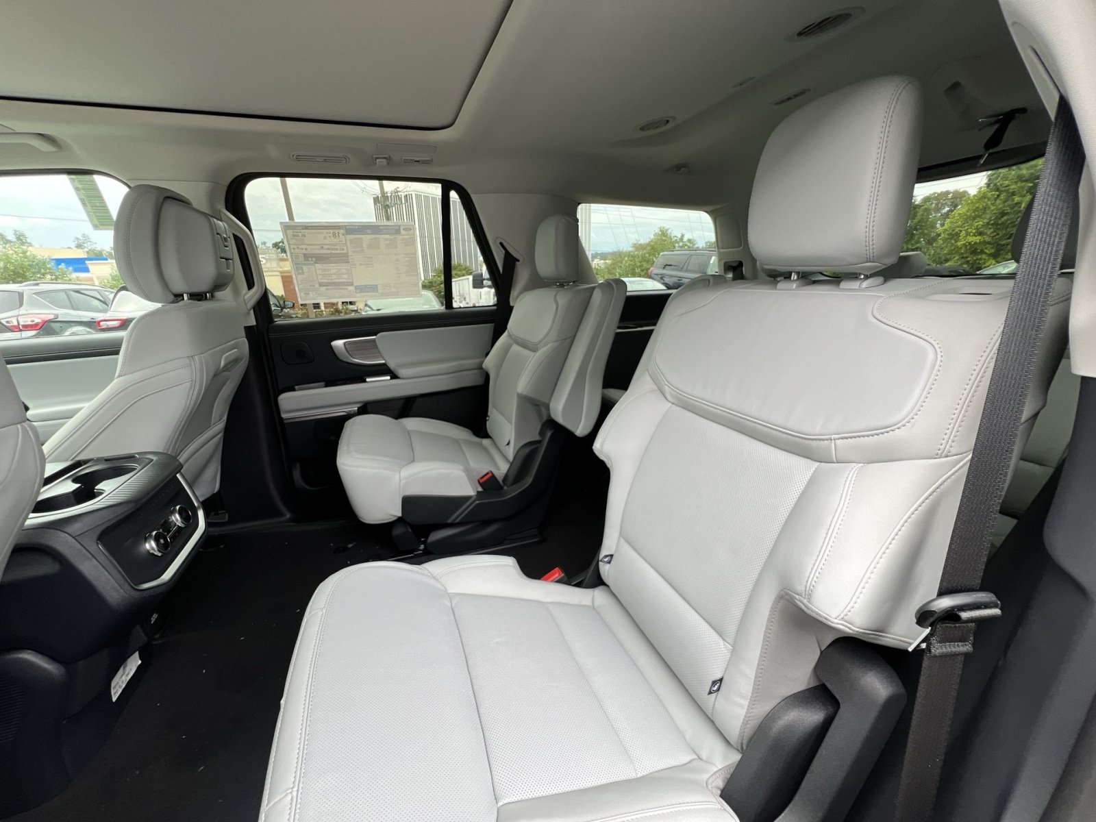 New 2027 Ford Expedition Platinum AWD/4WD image 25