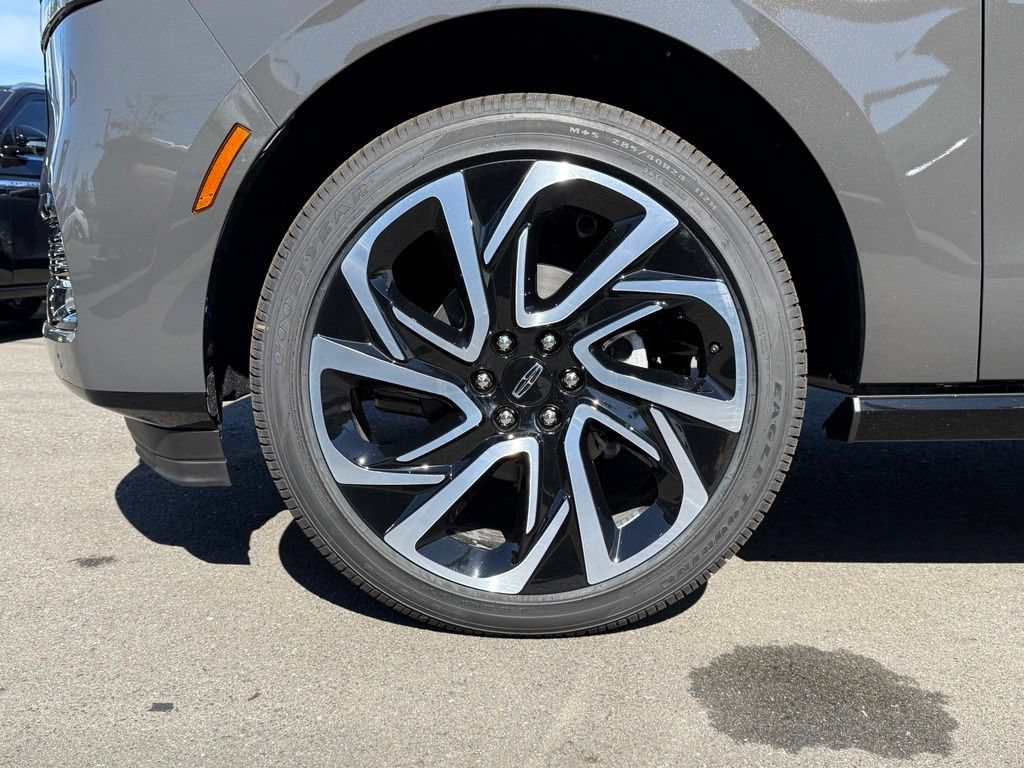 New 2027 Lincoln Navigator Black Label AWD/4WD image 39
