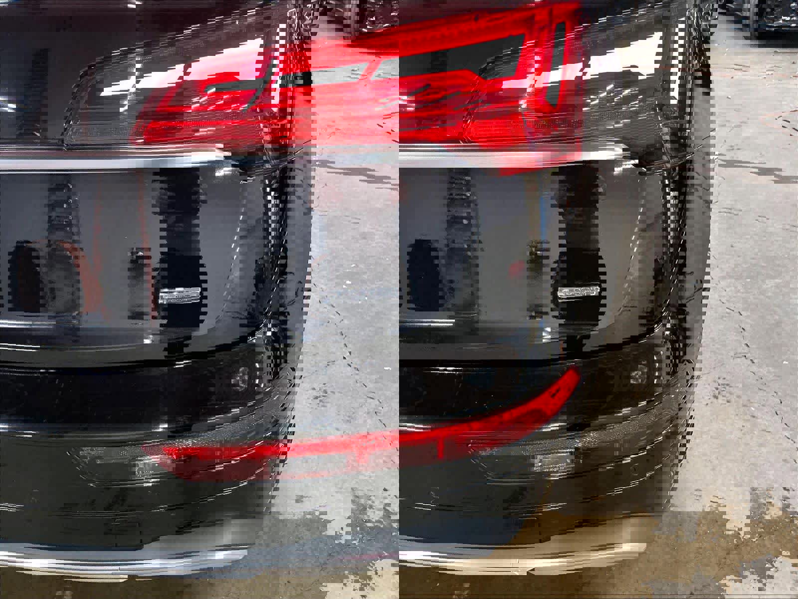 Used 2023 Audi Q5 2.0T Premium w/ Convenience Package image 11