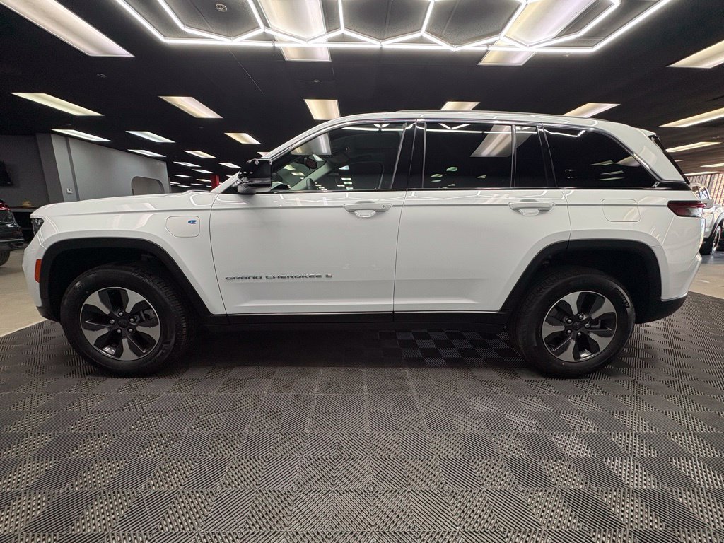 Used 2022 Jeep Grand Cherokee Limited 4xe AWD/4WD image 7