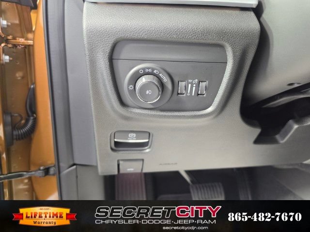 New 2026 Jeep Grand Cherokee Limited w/ Limited Altitude Package AWD/4WD image 15