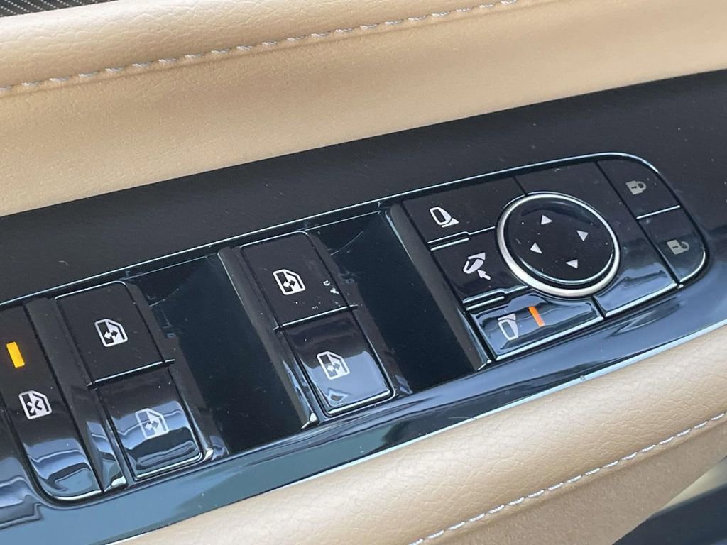 Used 2025 INFINITI QX80 Luxe image 18