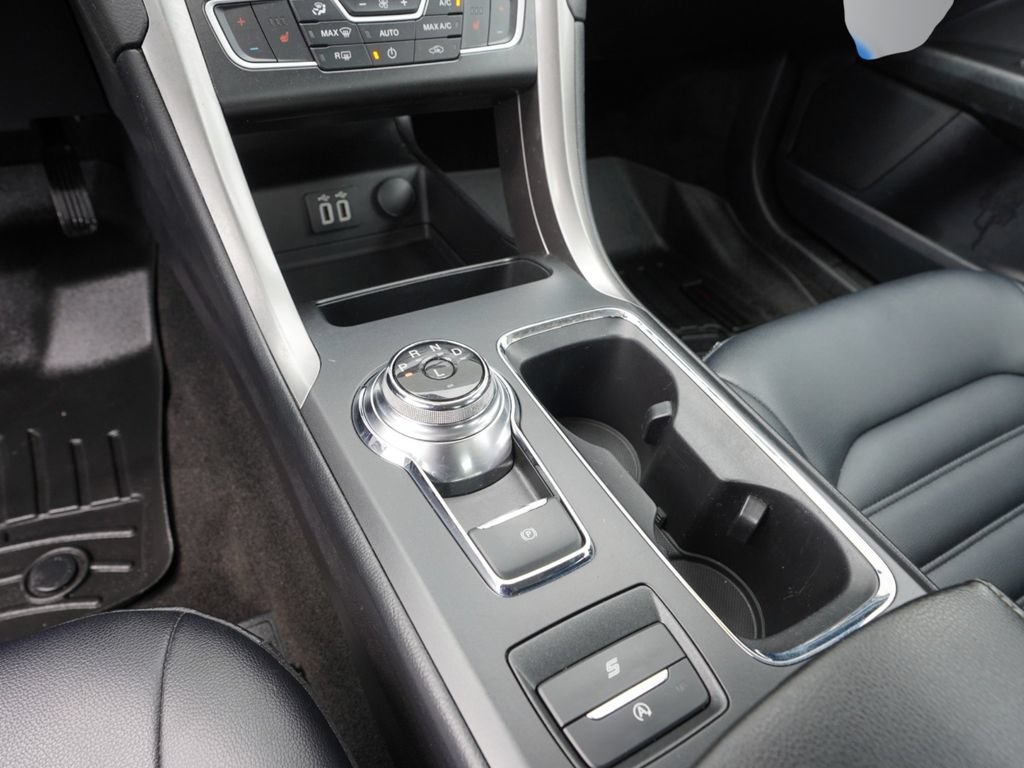 Used 2020 Ford Fusion SEL FWD image 18
