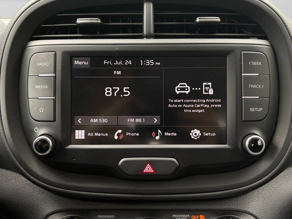 Used 2025 Kia Soul LX w/ LX Technology Package FWD image 14