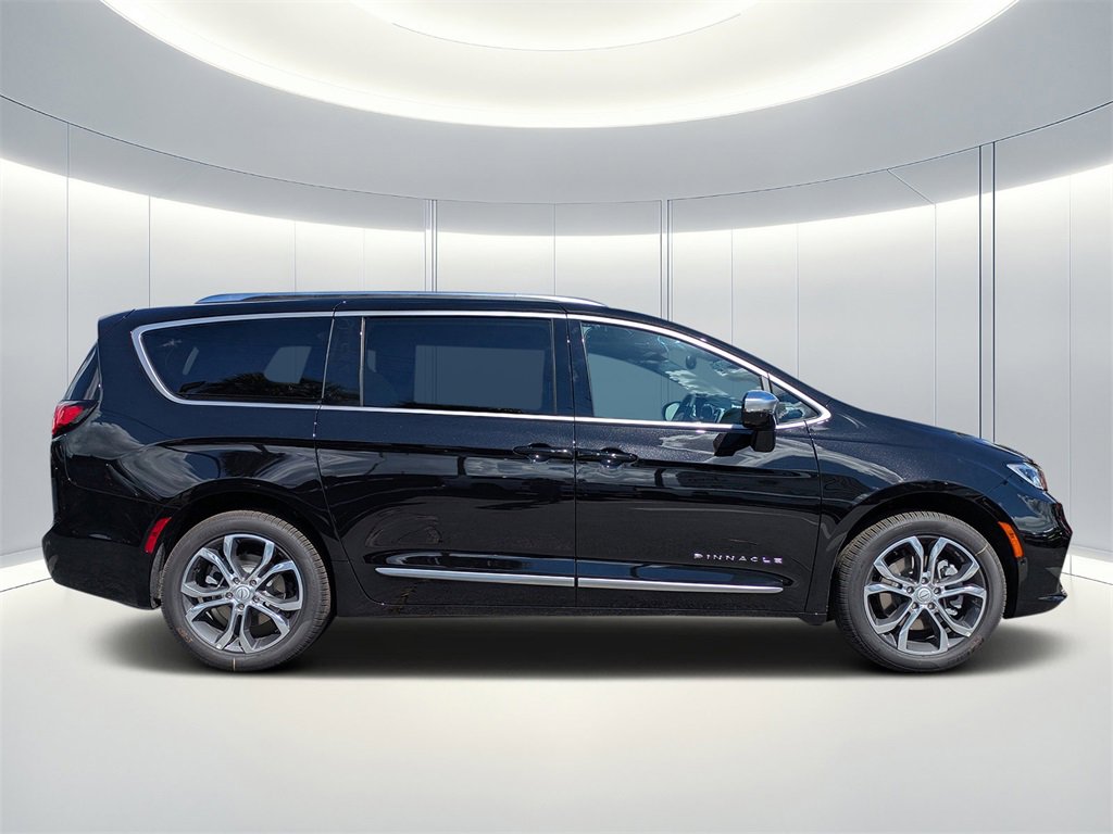 New 2026 Chrysler Pacifica Pinnacle image 2