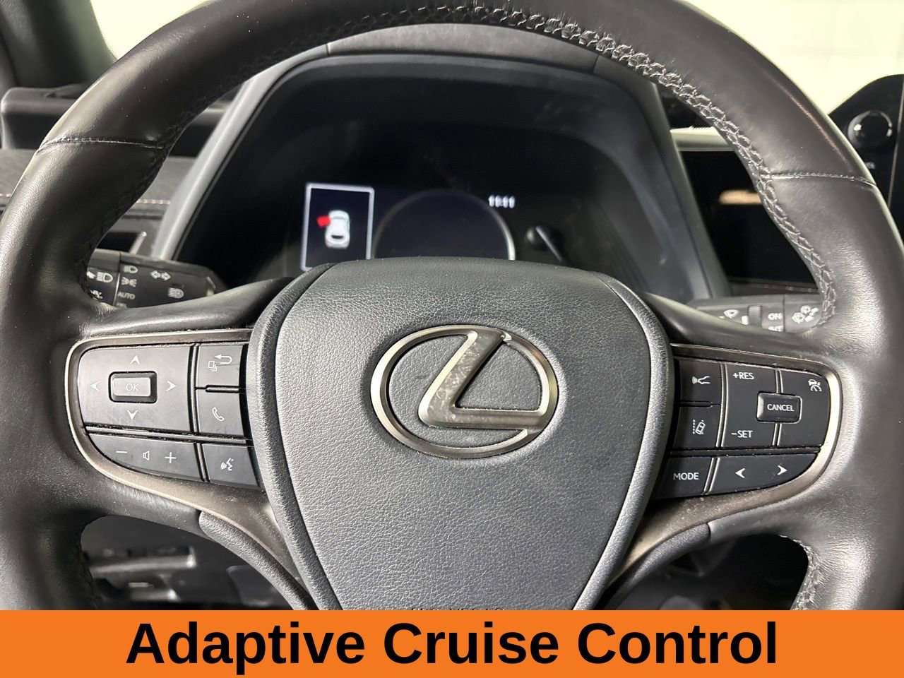 Used 2023 Lexus UX 250h FWD w/ Premium Package image 13